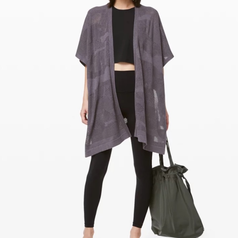 Lululemon Find Your Light Wrap grey OS